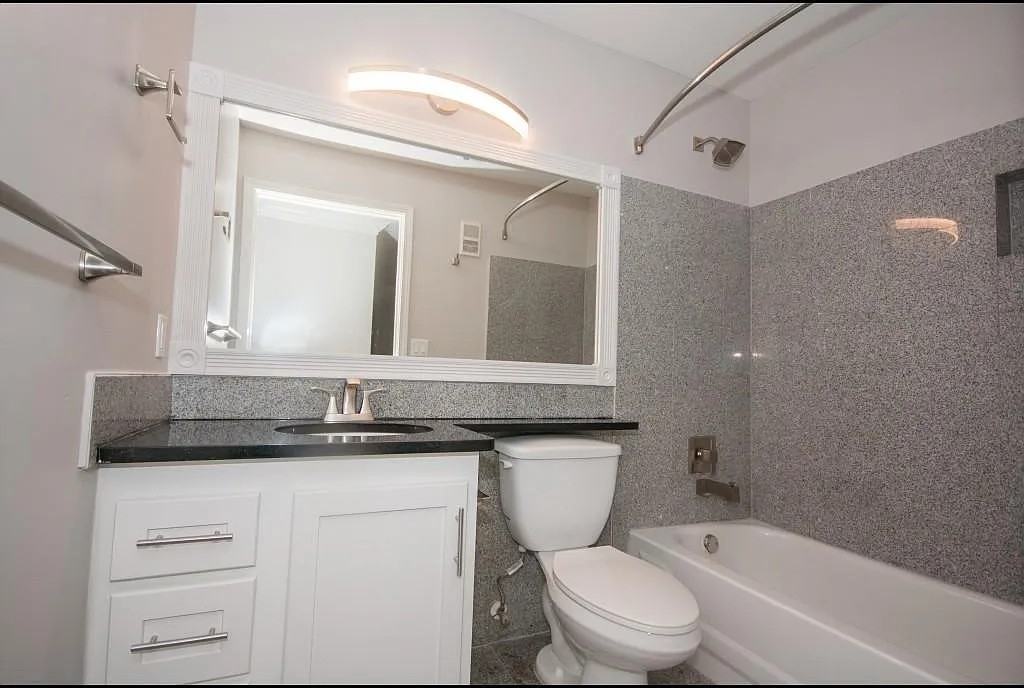 2500 Pine Tree Rd Ne - Photo 2 of 6