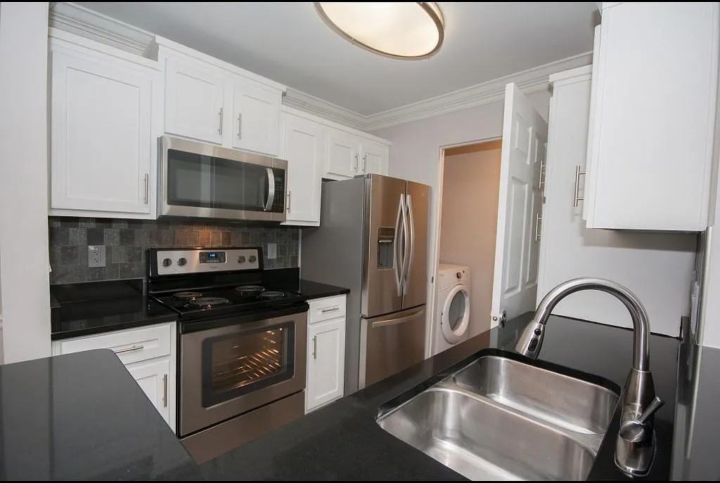 2500 Pine Tree Rd Ne - Photo 4 of 6