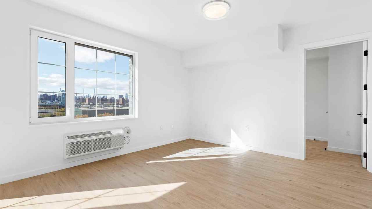 101 Bruckner Blvd - Photo 4 of 13