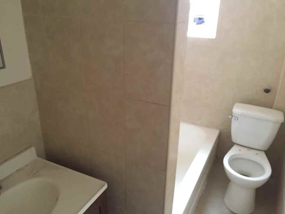 406 E 21St St - Photo 2 of 10