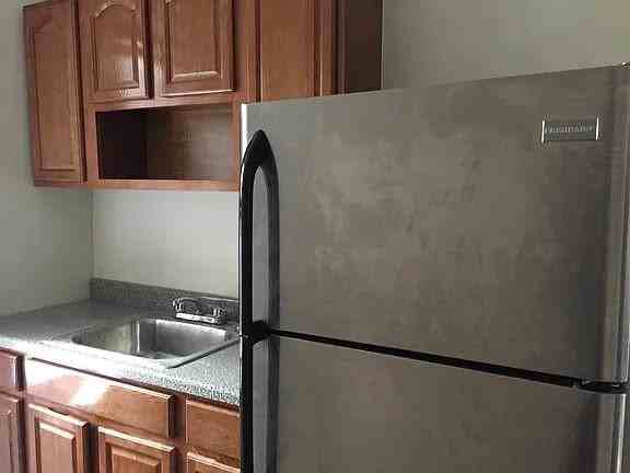 406 E 21St St - Photo 7 of 10