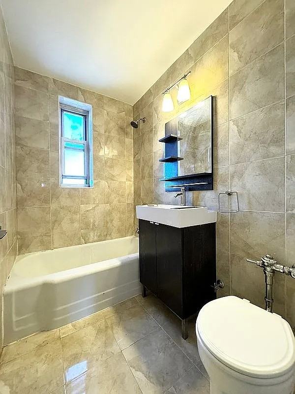 8337 Saint James Ave - Photo 7 of 8