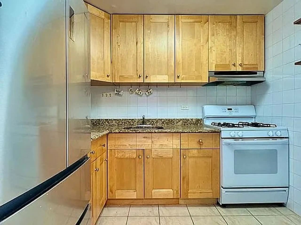 8615 Broadway - Photo 3 of 8