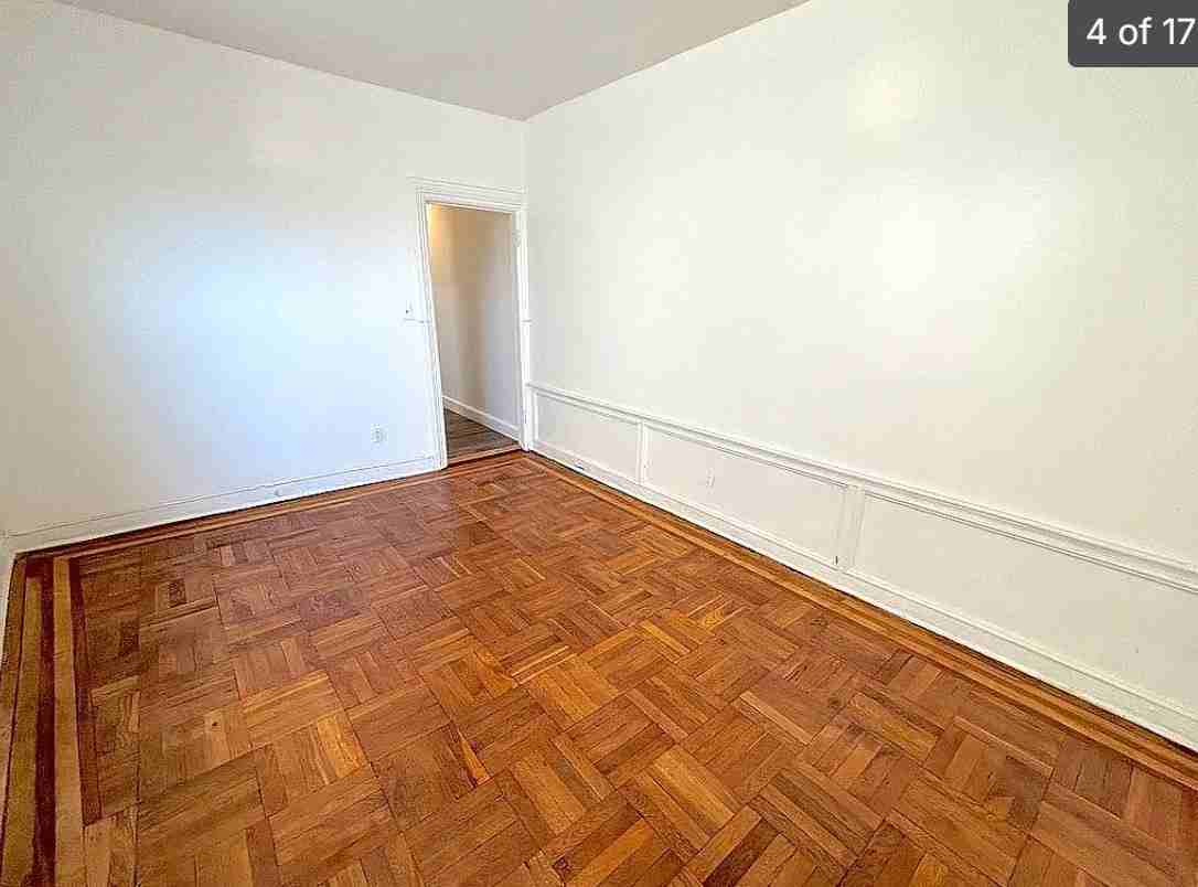 952 Saint Marks Ave - Photo 5 of 12