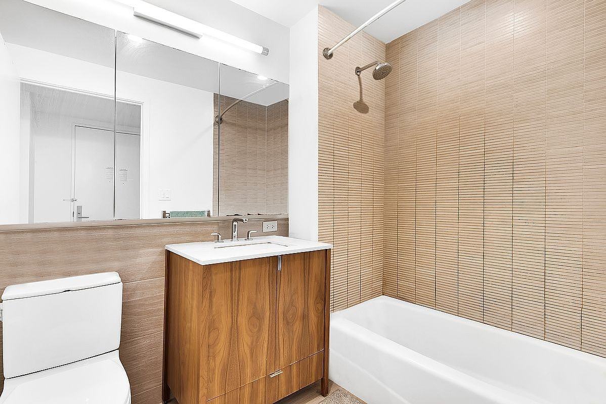 3432 35th St #3F - Photo 4 of 9