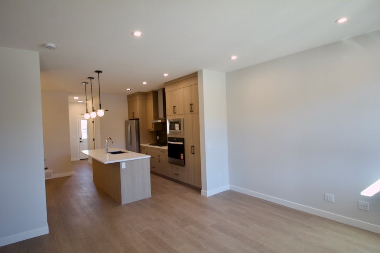 2232 Muckleplum Cres Sw - Photo 3 of 28