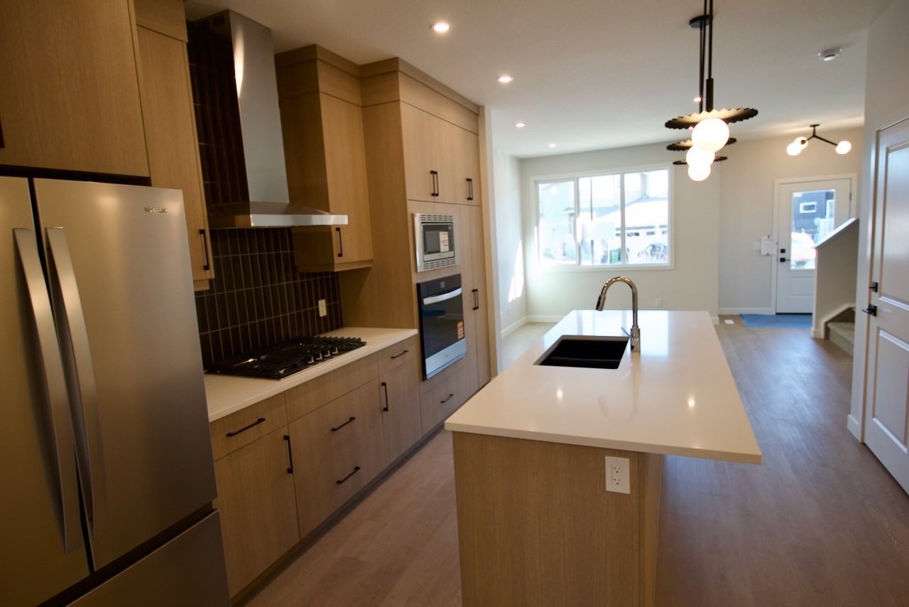 2232 Muckleplum Cres Sw - Photo 7 of 28