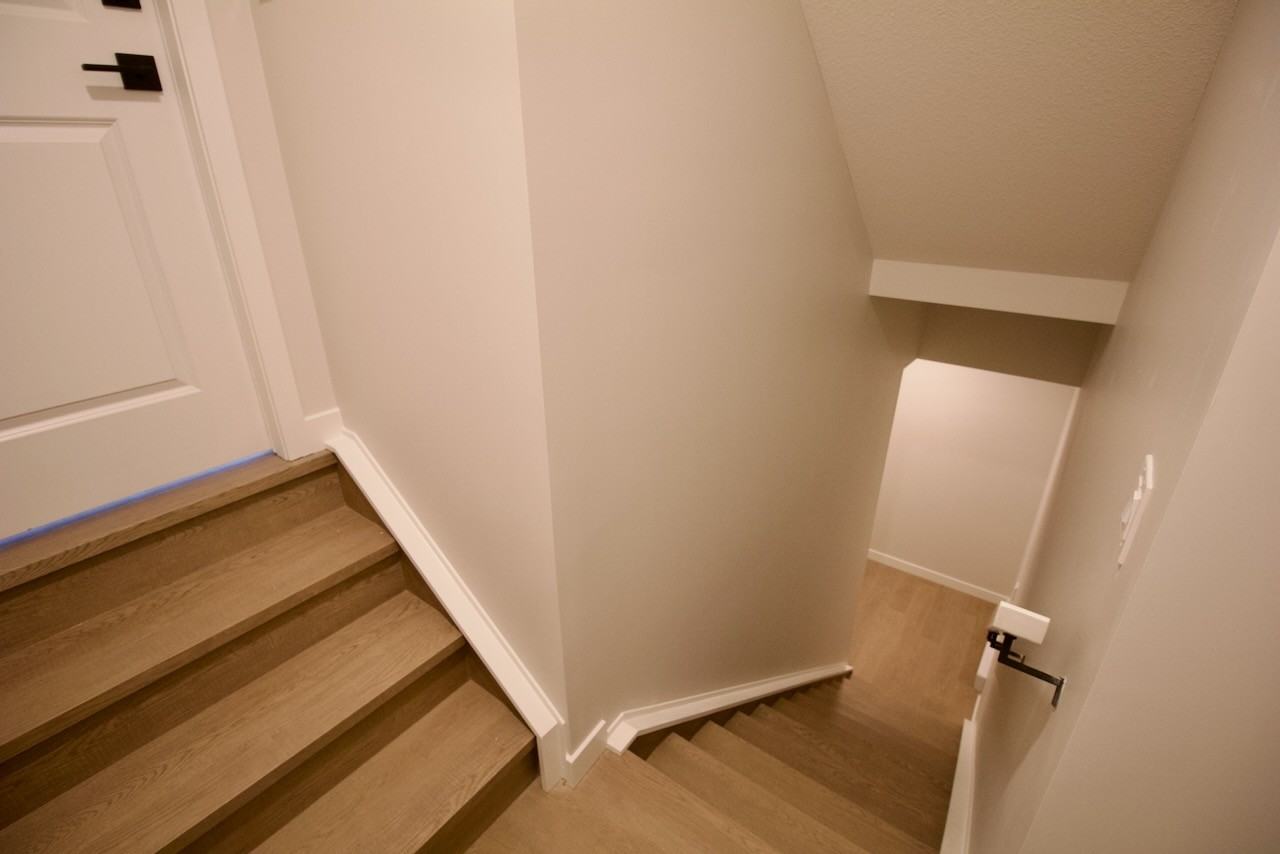 2232 Bsmtmuckleplum Cres Sw - Photo 2 of 12