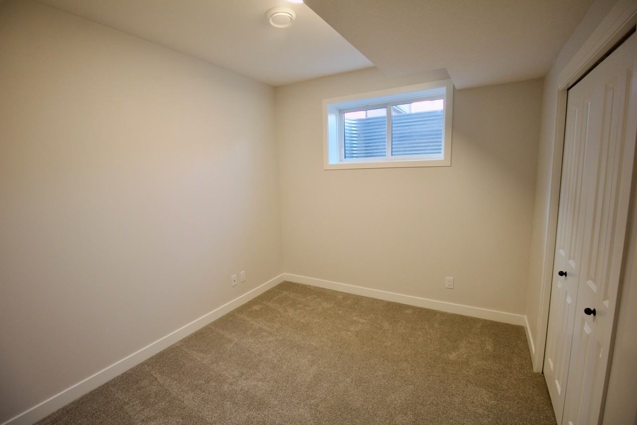 2232 Bsmtmuckleplum Cres Sw - Photo 5 of 12