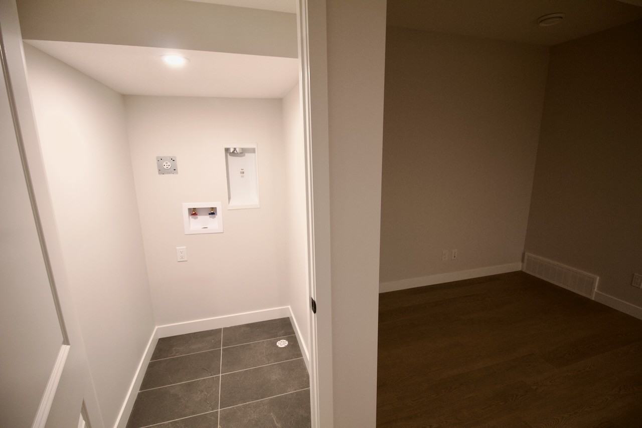 2232 Bsmtmuckleplum Cres Sw - Photo 7 of 12