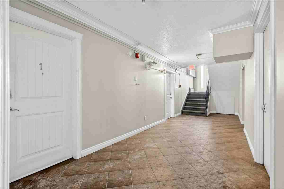 10904 159 St Nw - Photo 3 of 50