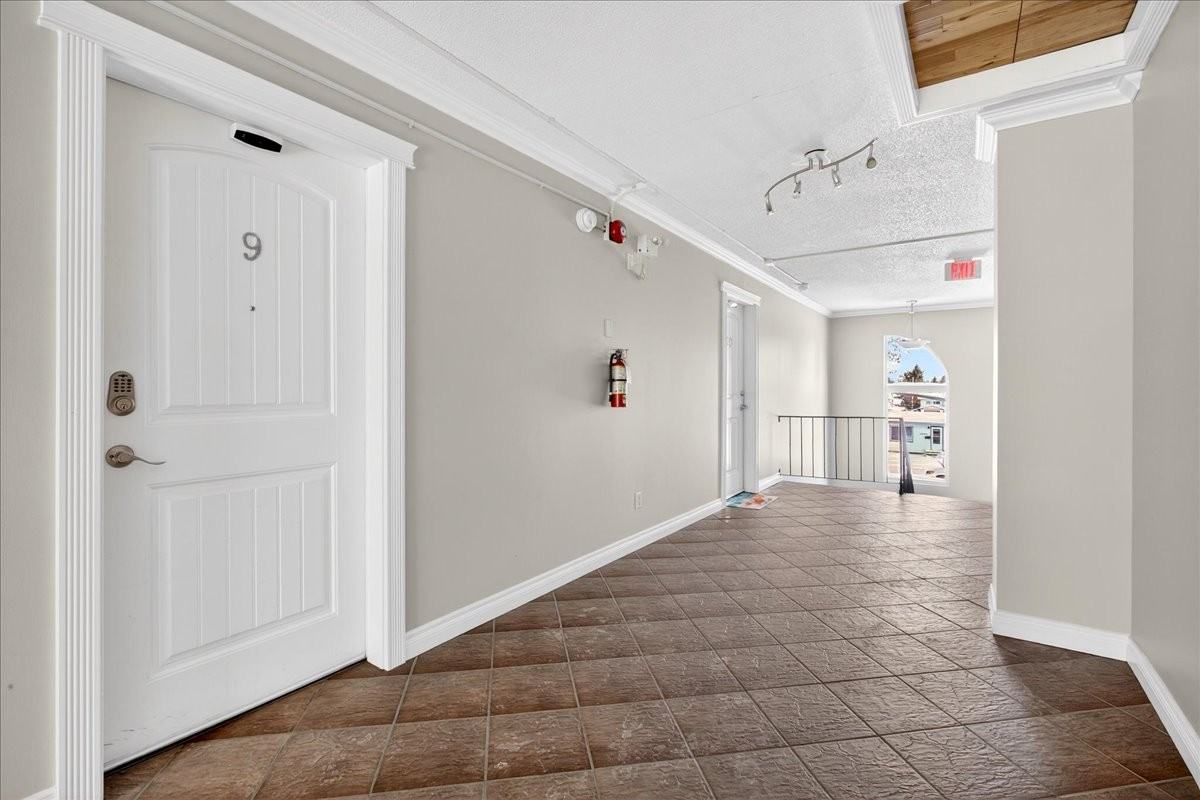 10904 159 St Nw - Photo 6 of 50