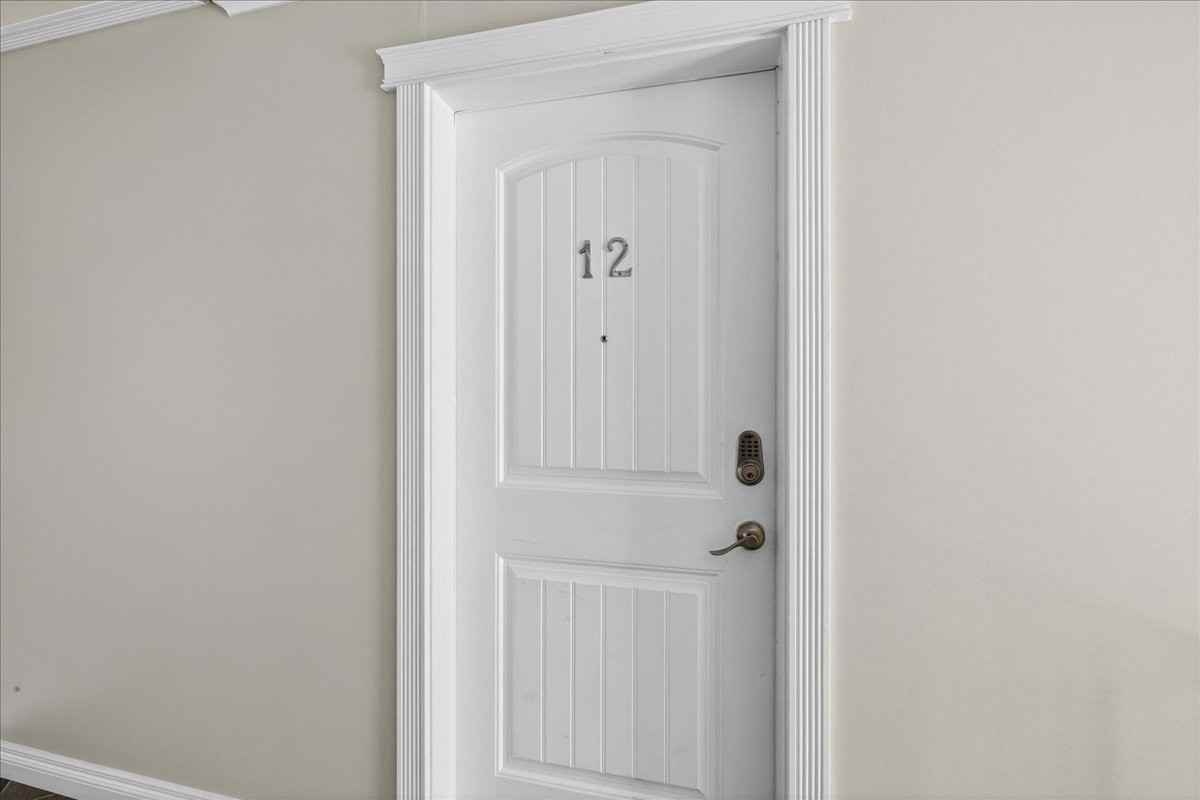 10904 159 St Nw - Photo 7 of 50