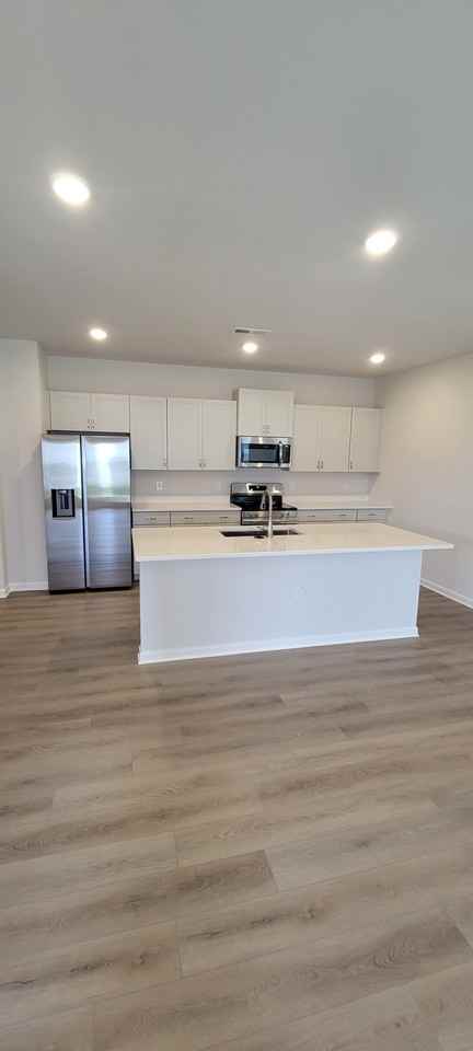 108 Commons Cir - Photo 5 of 43