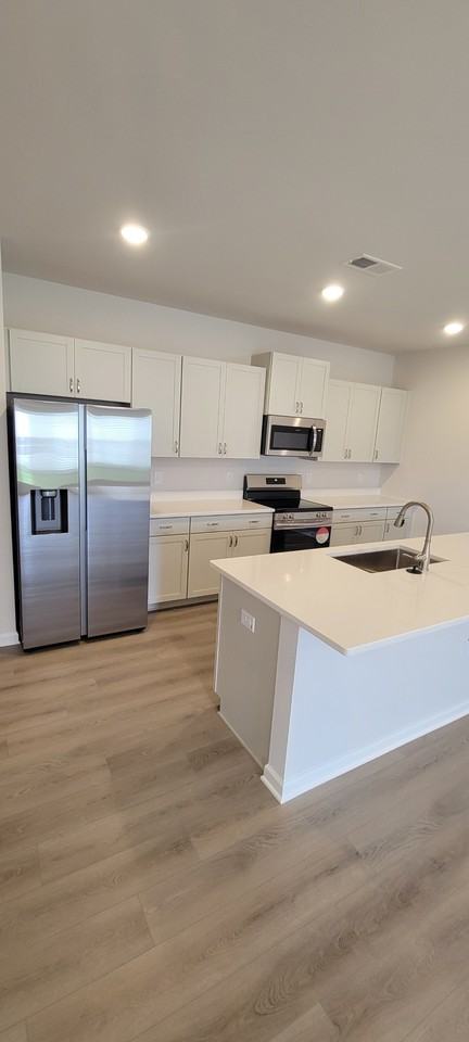 108 Commons Cir - Photo 6 of 43