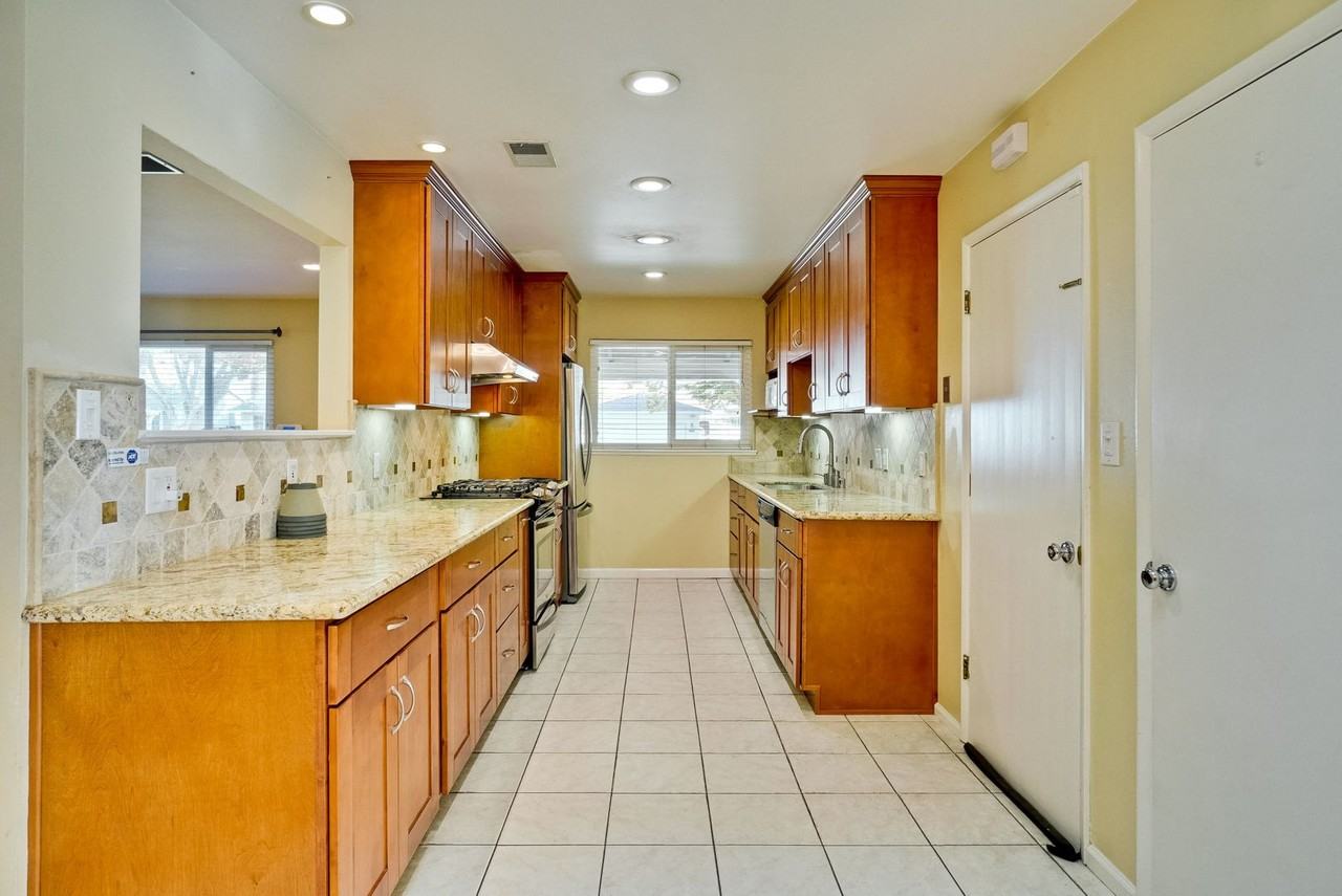 4944 Augusta Way - Photo 2 of 27