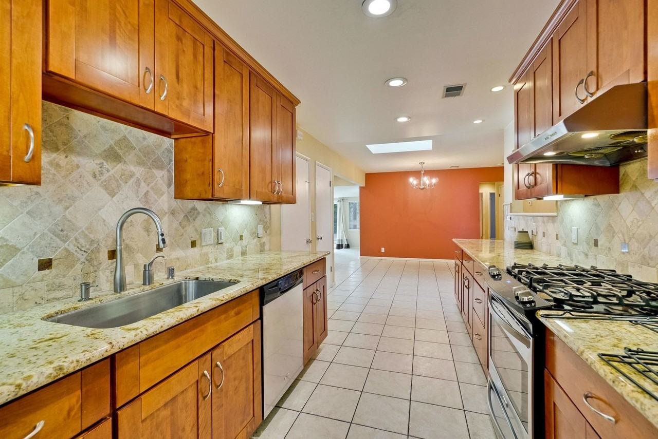 4944 Augusta Way - Photo 4 of 27