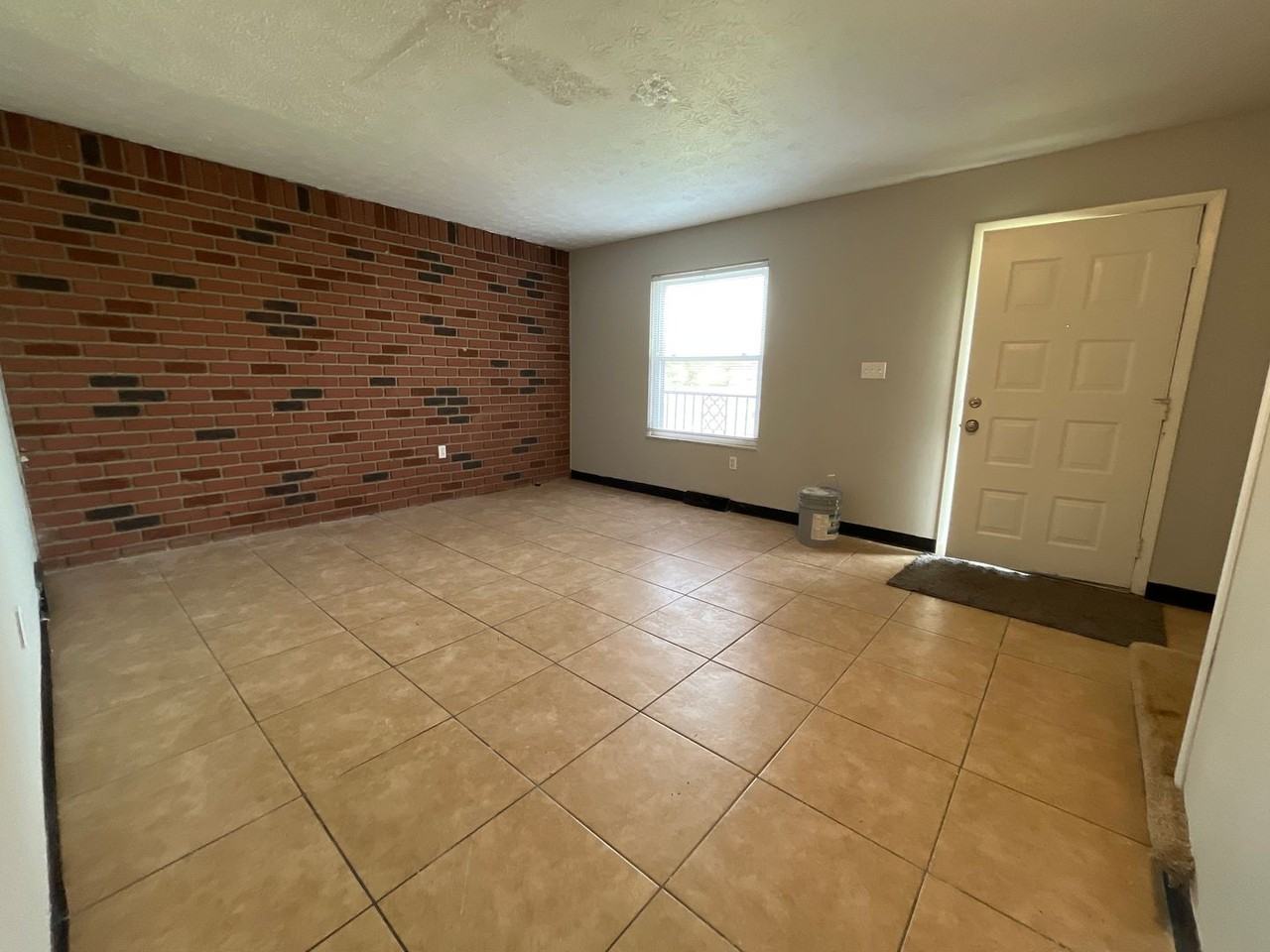 1851 Lake Club Dr - Photo 5 of 27