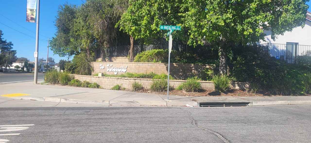 41583 Riesling Ct - Photo 2 of 34