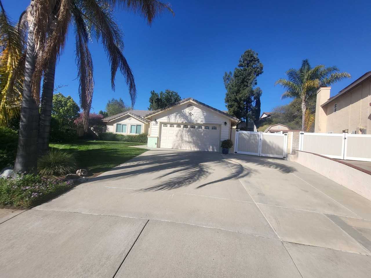 41583 Riesling Ct - Photo 4 of 34