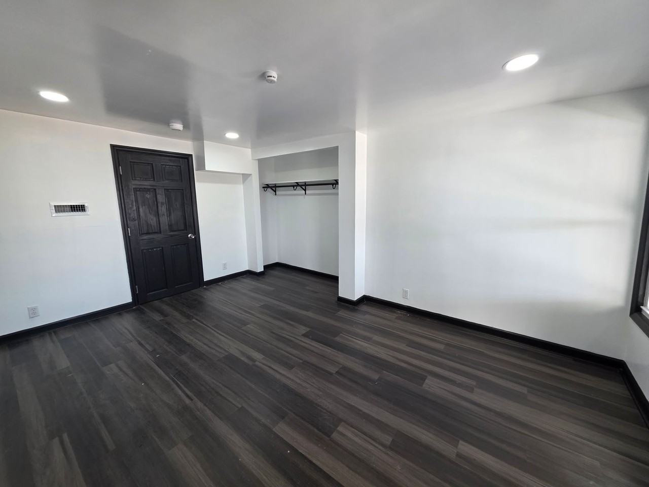39 Holt St - Photo 3 of 15