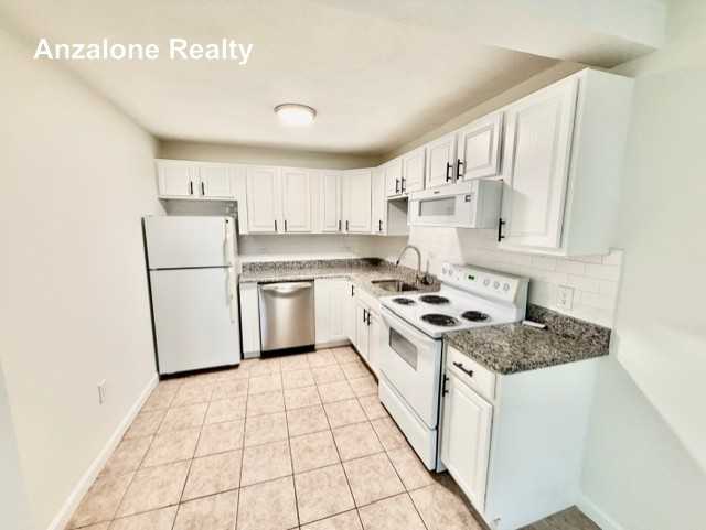 900 Lexington St #B9