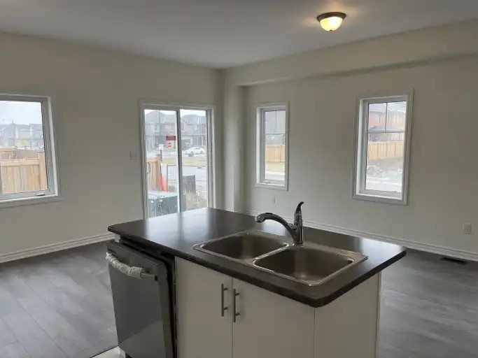 1 Sapphire Way - Photo 3 of 30