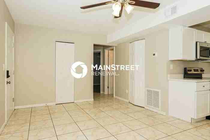 2225 W Dana Dr - Photo 3 of 16