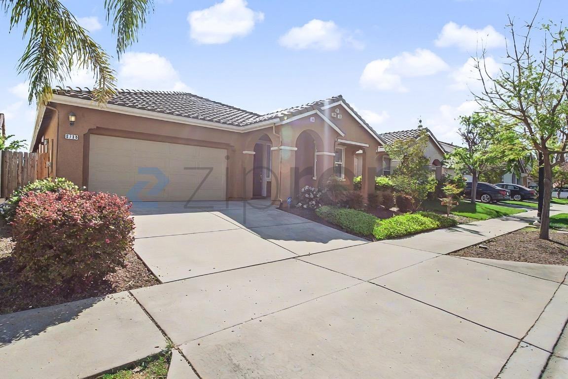 3730 Iskenderun Ave - Photo 2 of 47