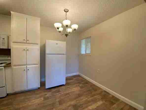 Elegante - Photo 2 of 9