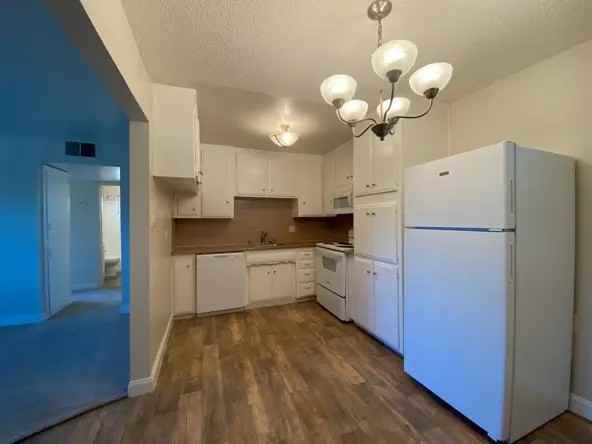 Elegante - Photo 3 of 9