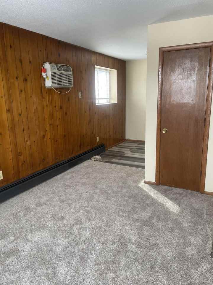 464 Pullman Avenue - Photo 5 of 7