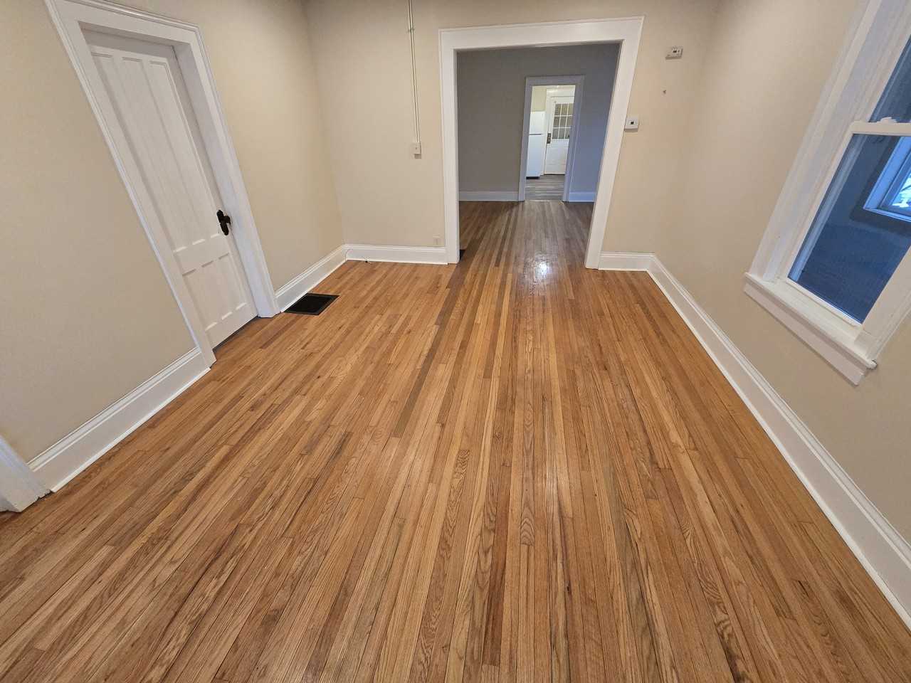 804 E Division St #1 - Photo 4 of 24