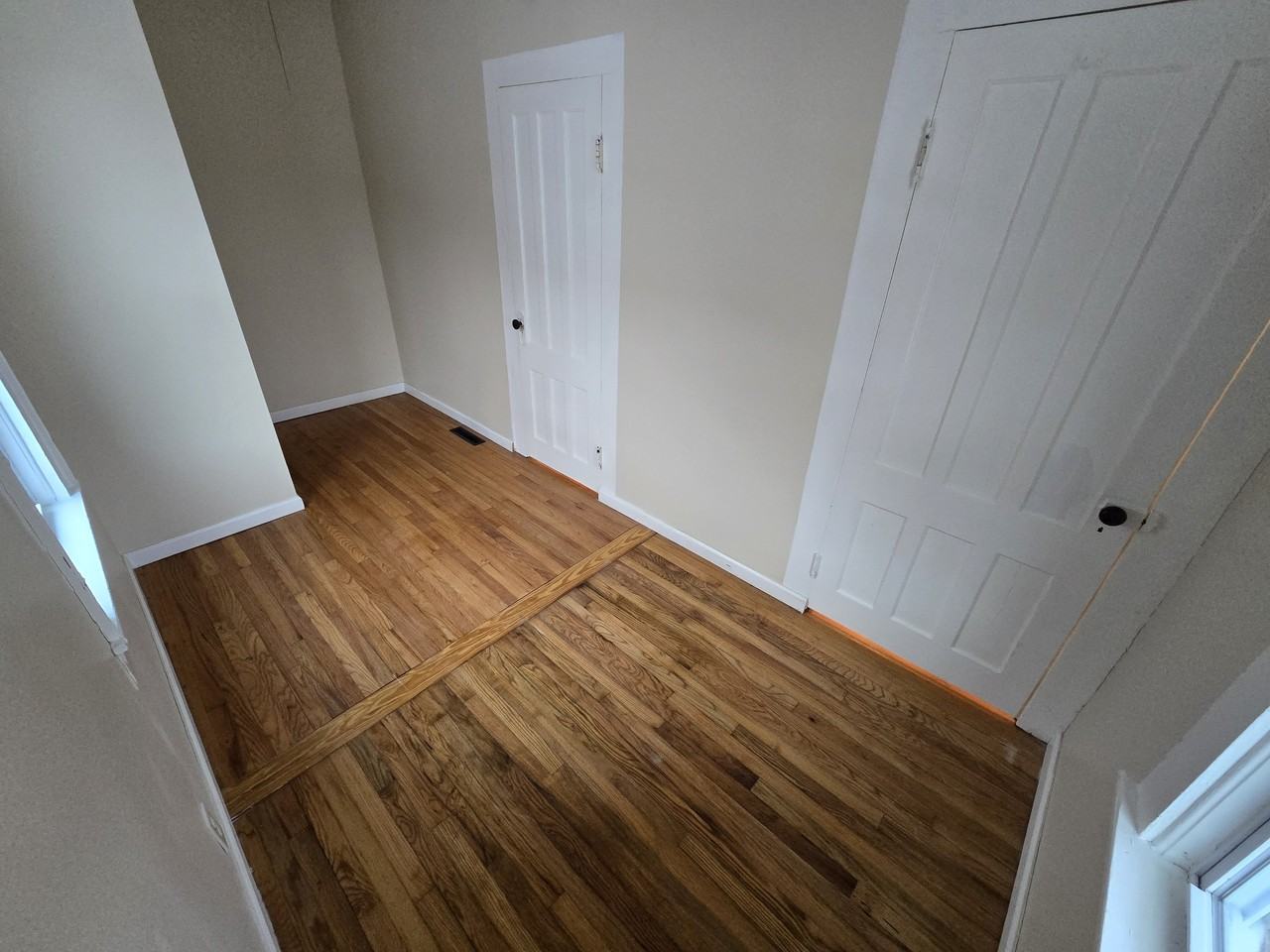 804 E Division St #1 - Photo 6 of 24