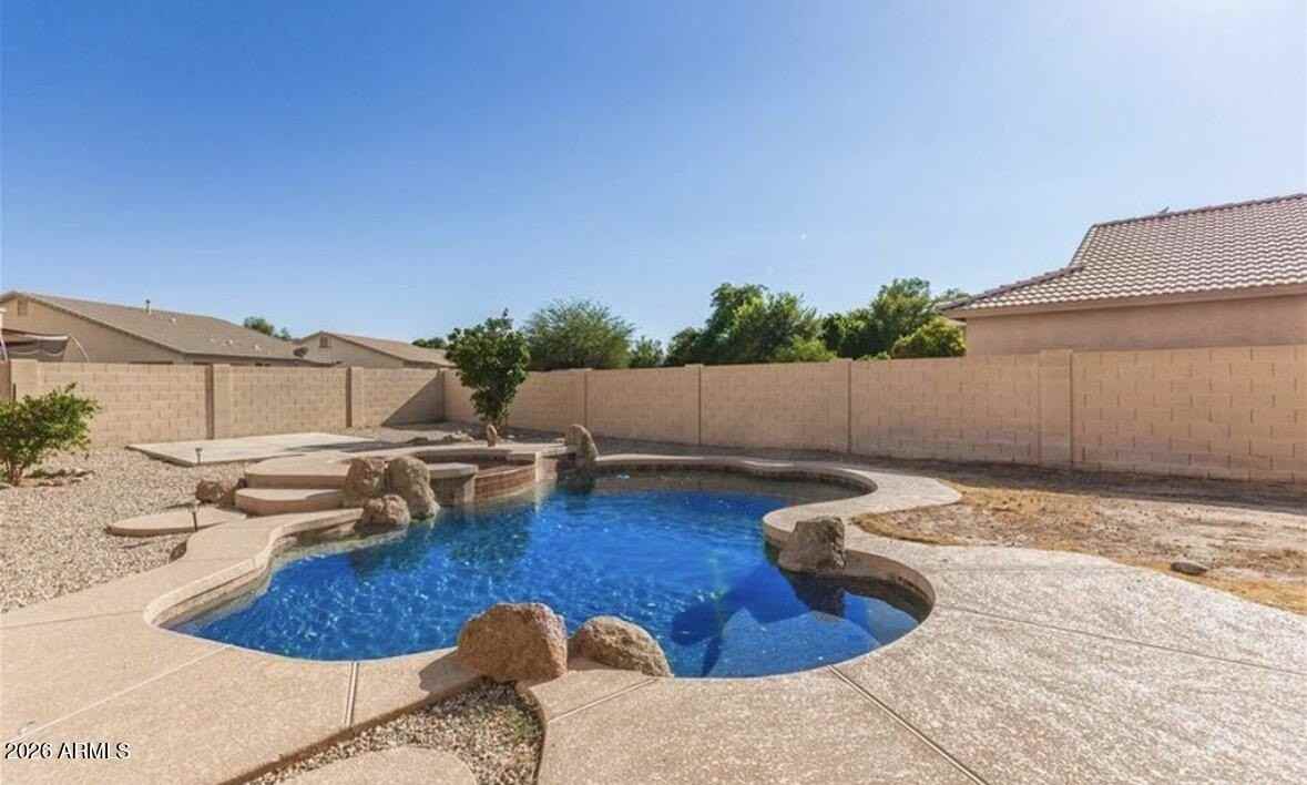 11625 W Monroe St - Photo 5 of 29