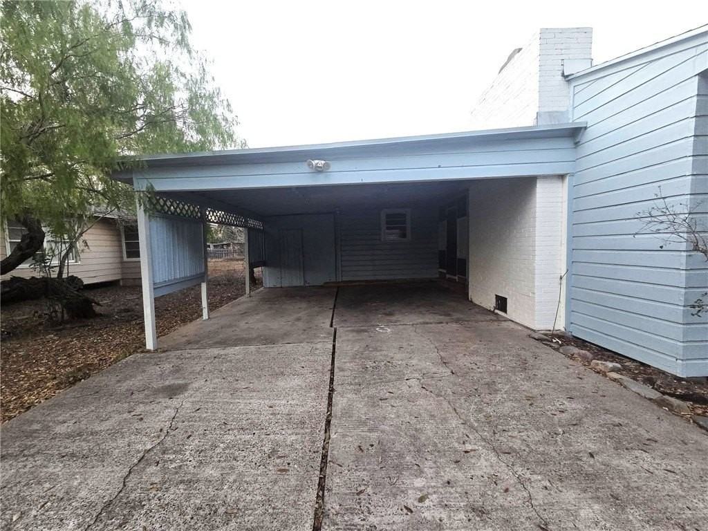 1204 W Lee Ave - Photo 2 of 28