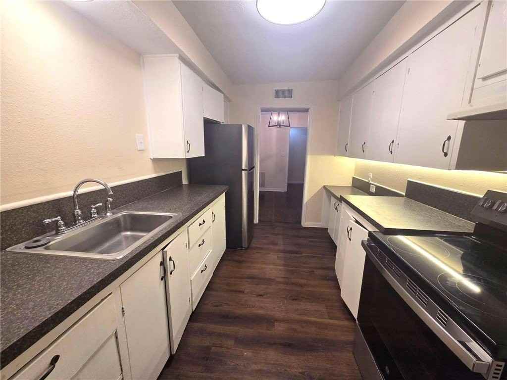 1204 W Lee Ave - Photo 4 of 28