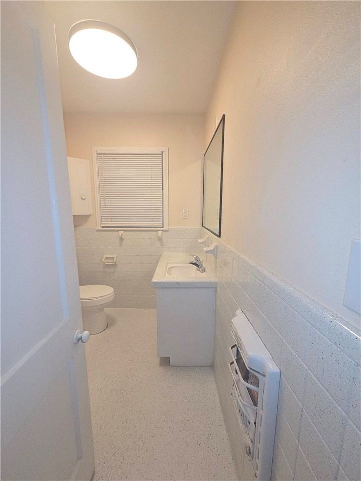 1204 W Lee Ave - Photo 7 of 28