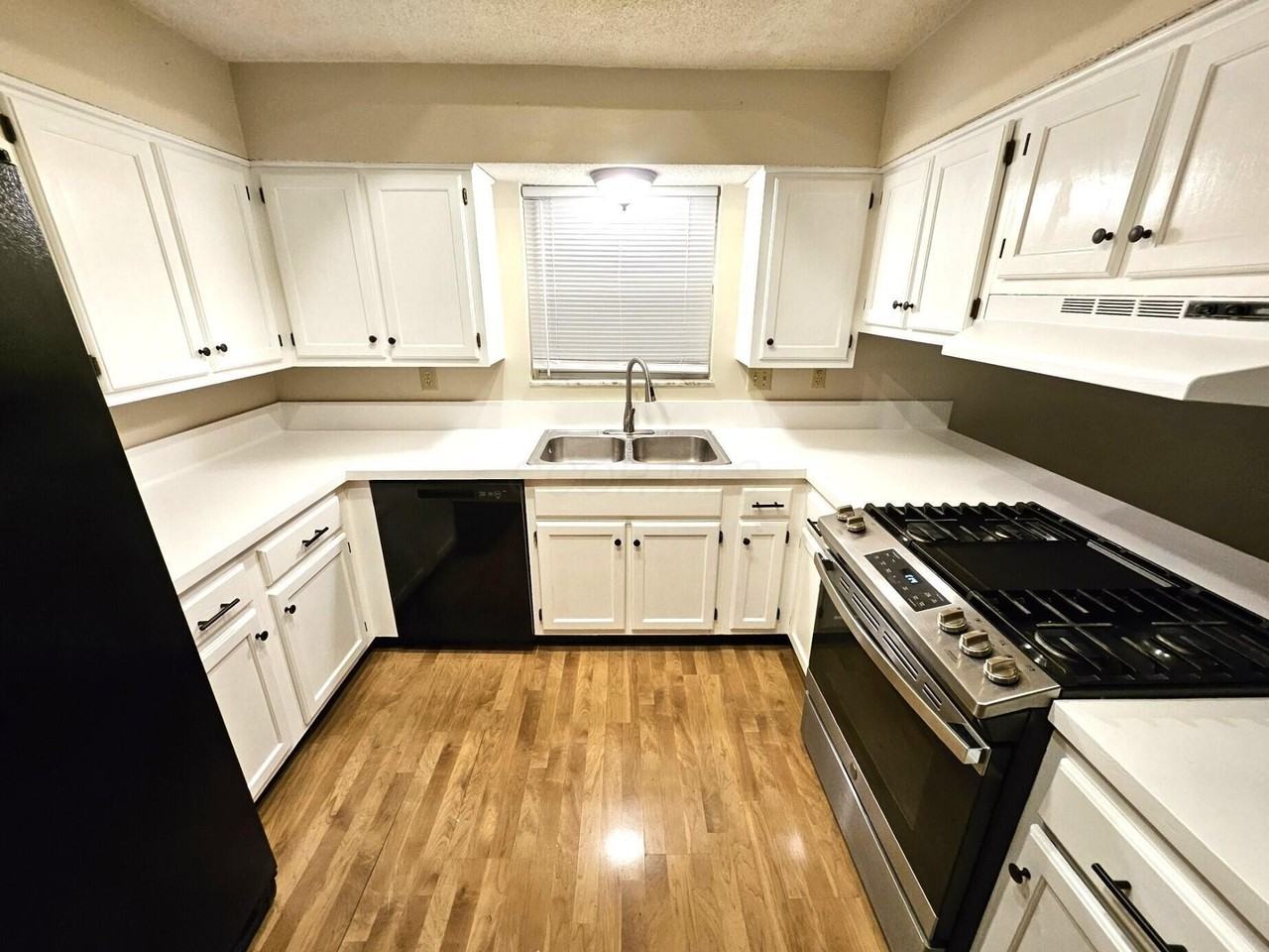 6423 Plankton Dr - Photo 6 of 35