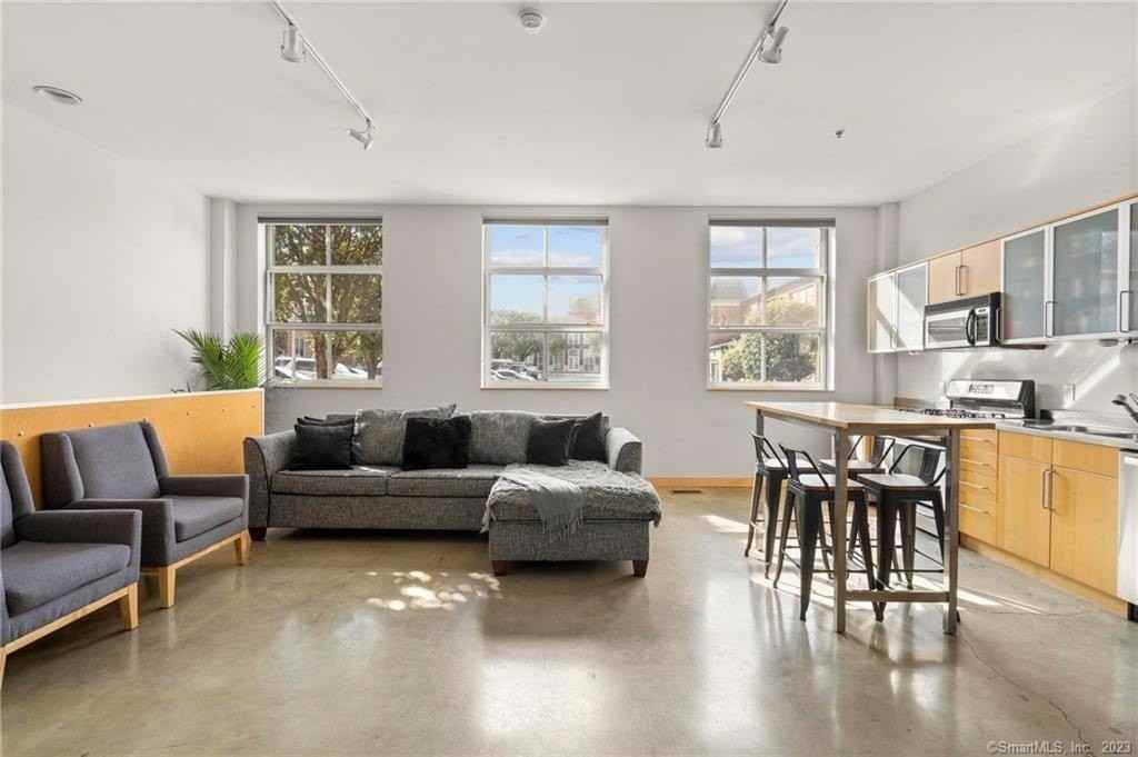 10 Ann St Apt 102 - Photo 5 of 28