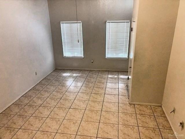 1511 Evergreen Ave - Photo 2 of 15