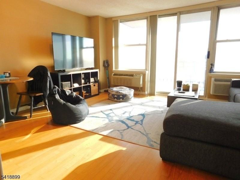 300 Main St #604 - Photo 2 of 19