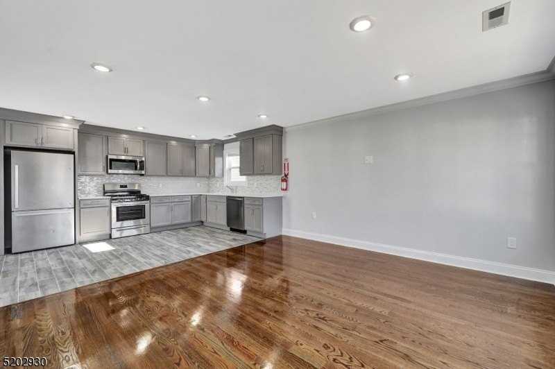 126 N 15th St #2 - Photo 3 of 20