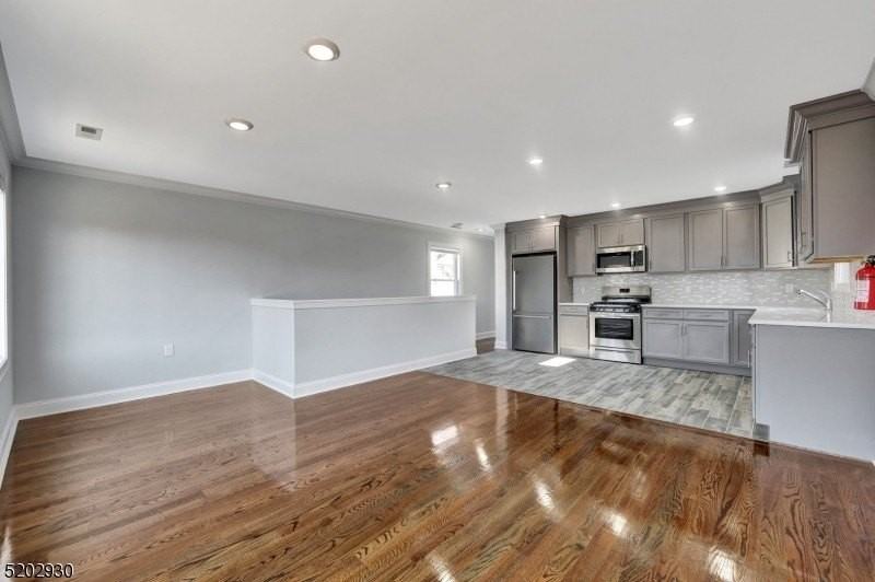 126 N 15th St #2 - Photo 4 of 20