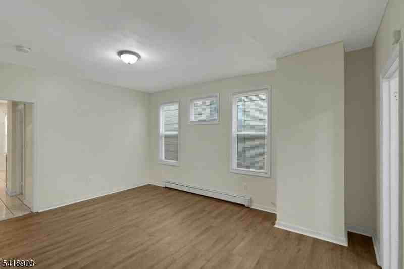 496 21st St #2 - Photo 5 of 13