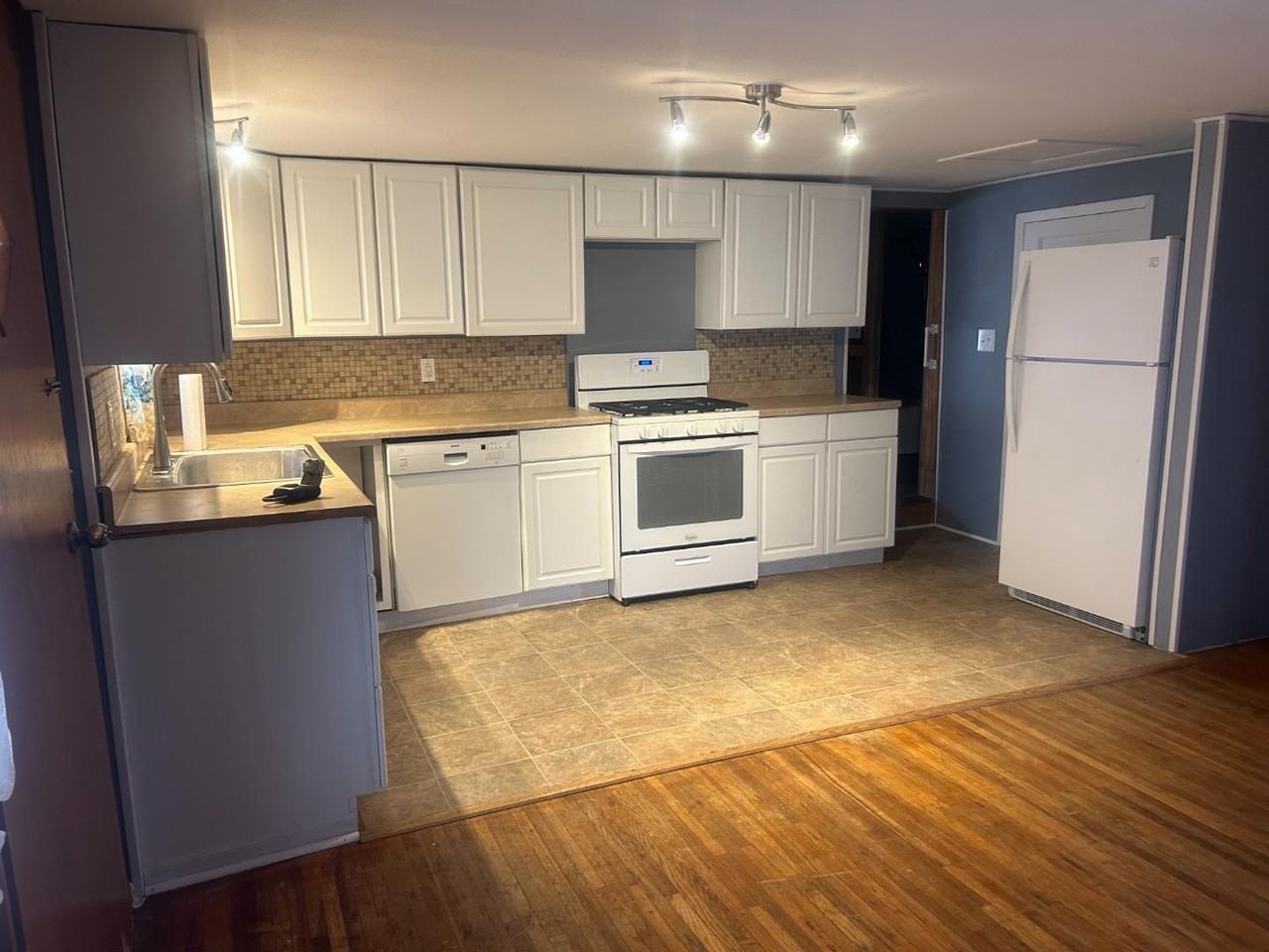1301 E 9th Ave - Photo 3 of 15