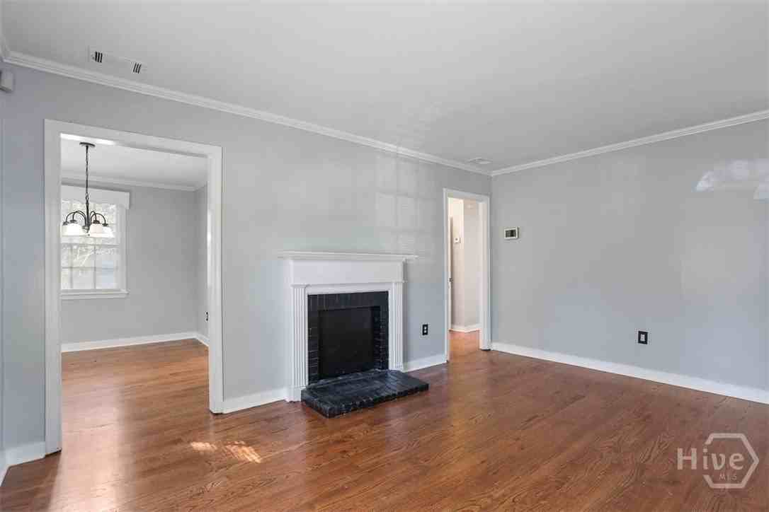 1923 New Mexico St - Photo 5 of 26