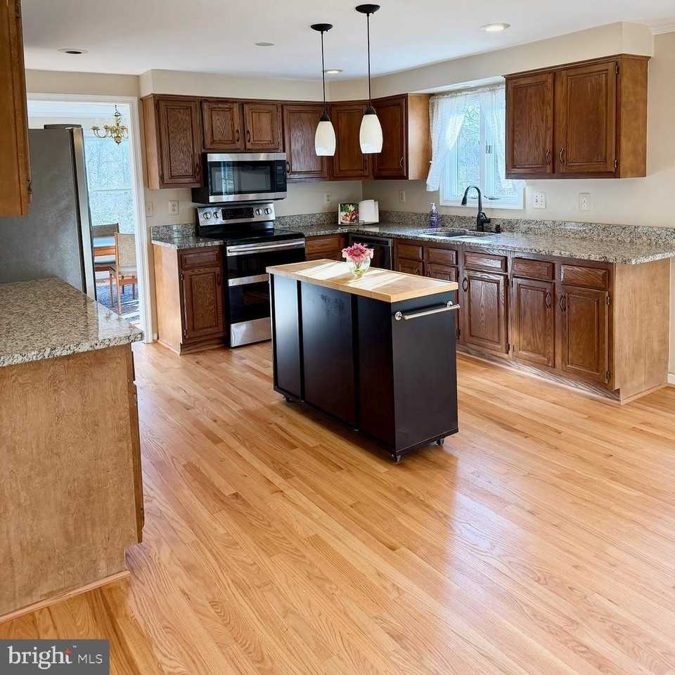 9701 Georgetown Pike - Photo 5 of 50