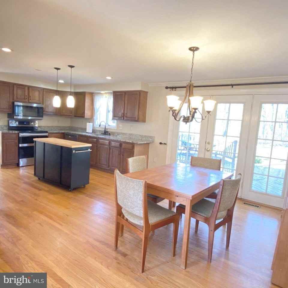 9701 Georgetown Pike - Photo 6 of 50