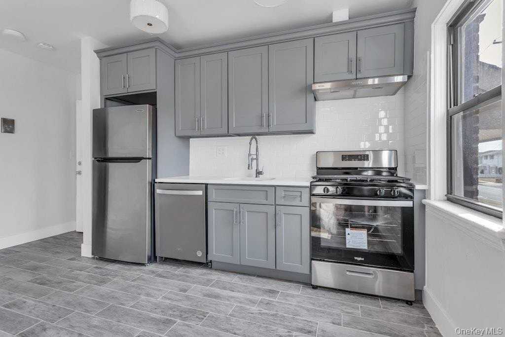 105 Long Beach Rd Unit A - Photo 3 of 19